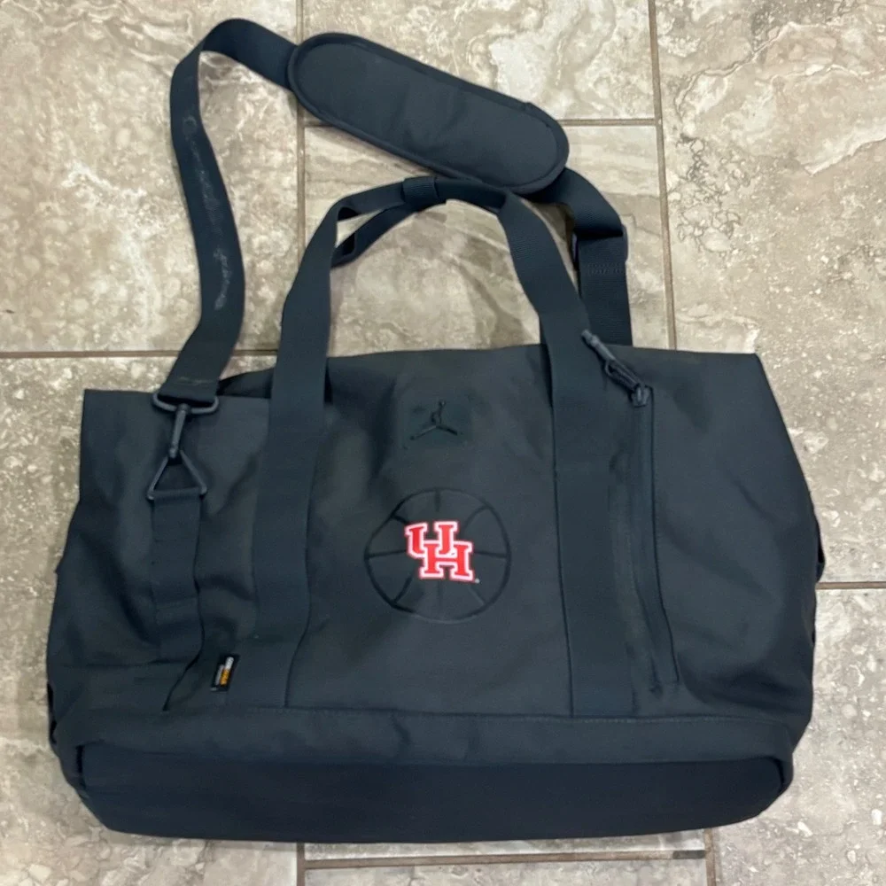 Jordan Houston Cougars UH Basketball Duffel Bag Black Cordura MA0900-G9Q